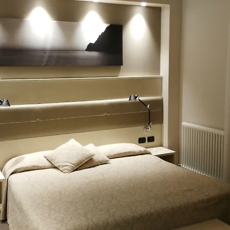 ホテル アルベルゴ スイス ベルビュー 3*